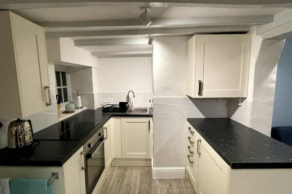 Cotswolds Cottage Ilmington With Wood Burning Stove & Bbq - Pet Friendly チッピング・カムデン エクステリア 写真
