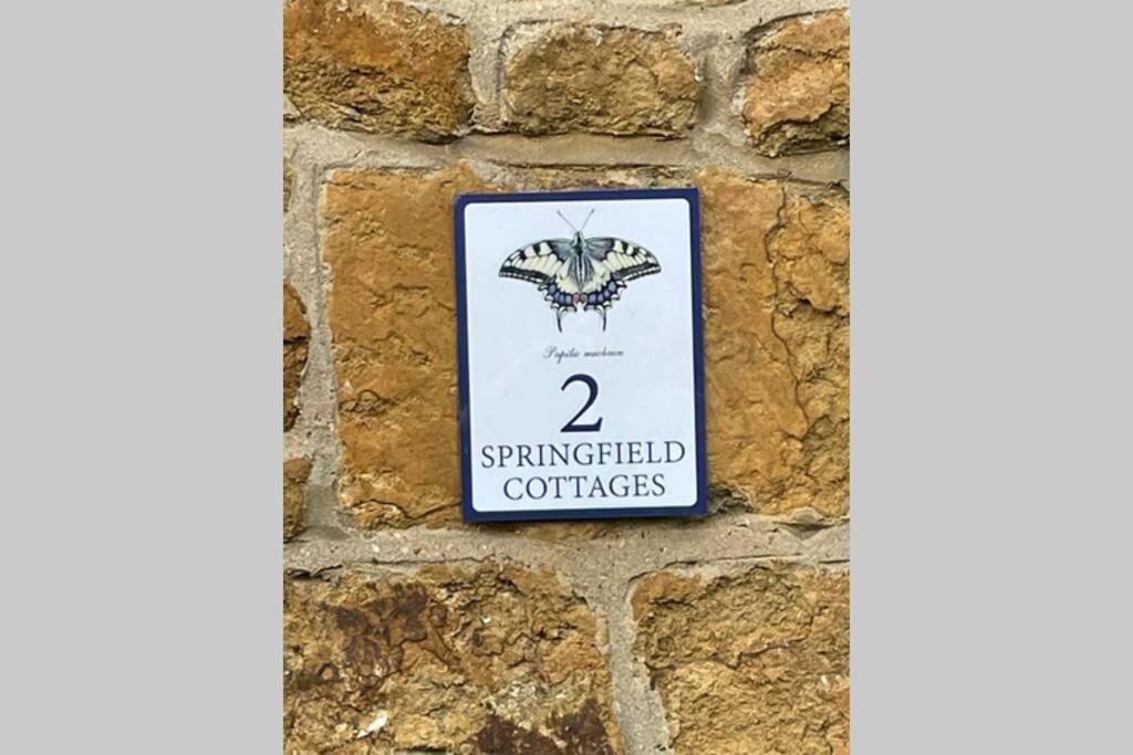Cotswolds Cottage Ilmington With Wood Burning Stove & Bbq - Pet Friendly チッピング・カムデン エクステリア 写真