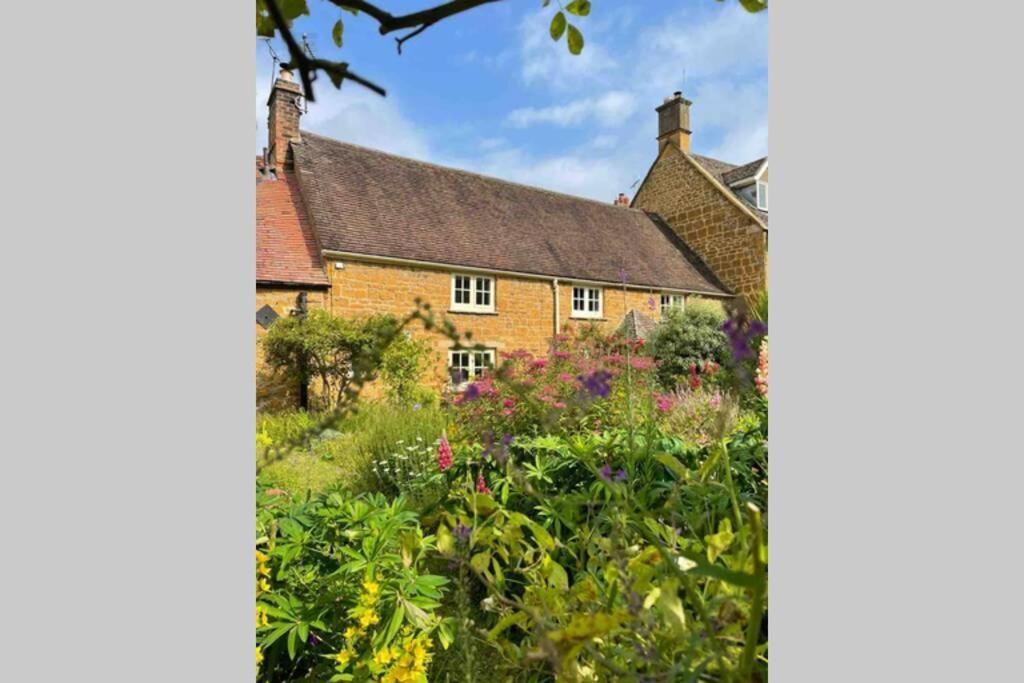 Cotswolds Cottage Ilmington With Wood Burning Stove & Bbq - Pet Friendly チッピング・カムデン エクステリア 写真