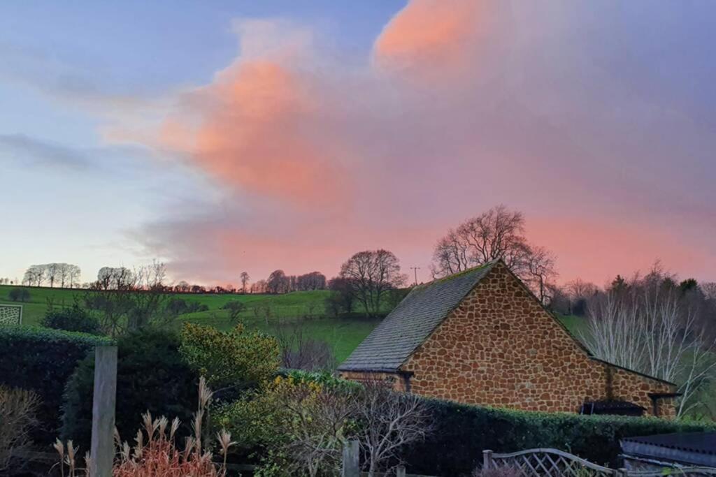 Cotswolds Cottage Ilmington With Wood Burning Stove & Bbq - Pet Friendly チッピング・カムデン エクステリア 写真